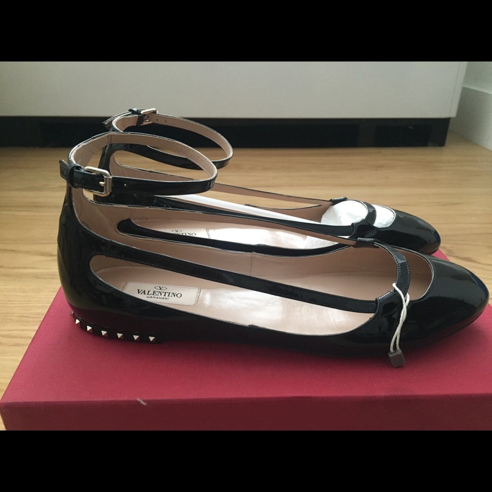 BNWT Valentino Garavani Ballerina Flats, Size: 40